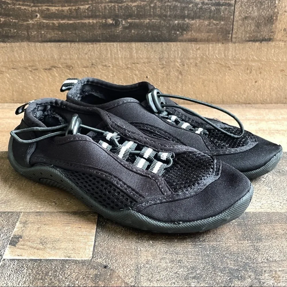 Youth Black Aqua Socks Size 11-12 Small